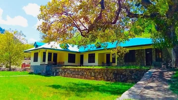 Chitral Inn Resort Екстериор снимка
