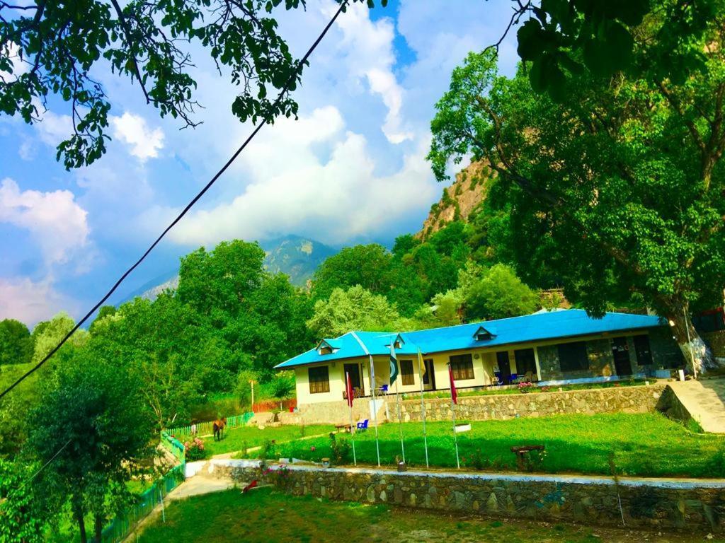 Chitral Inn Resort Екстериор снимка