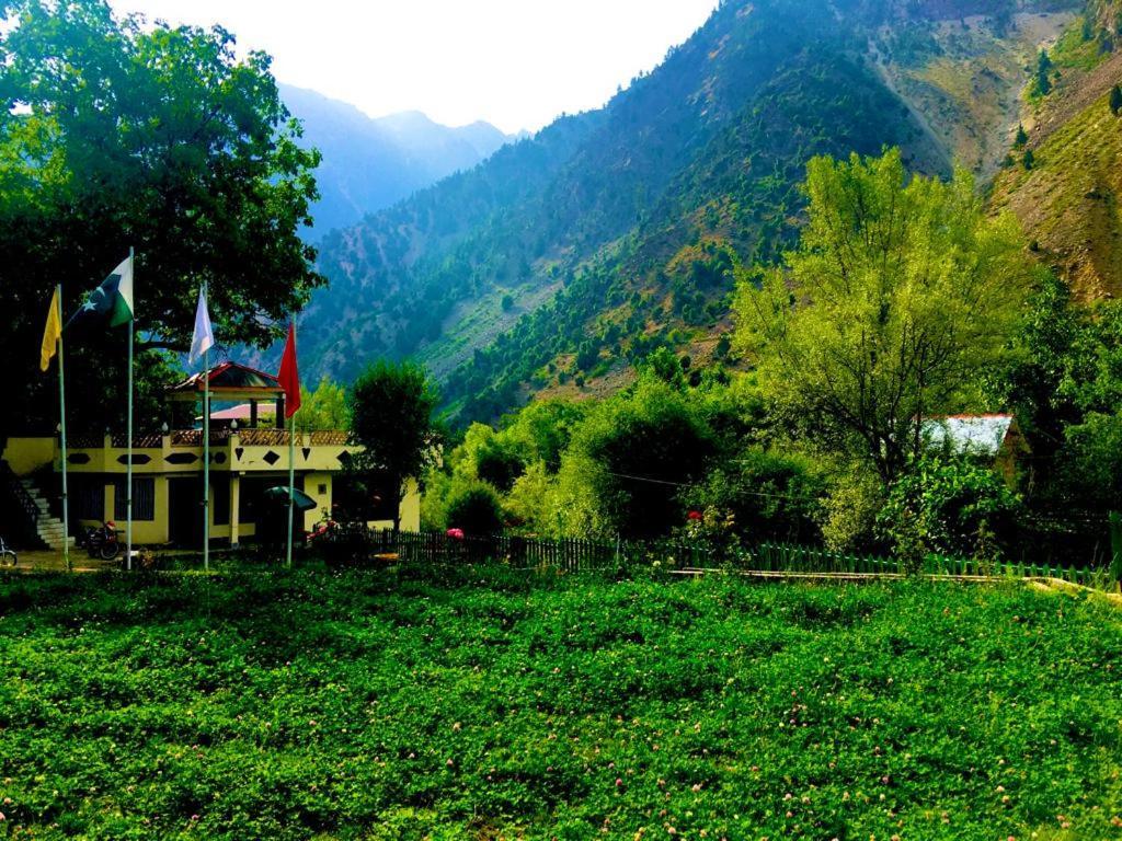 Chitral Inn Resort Екстериор снимка