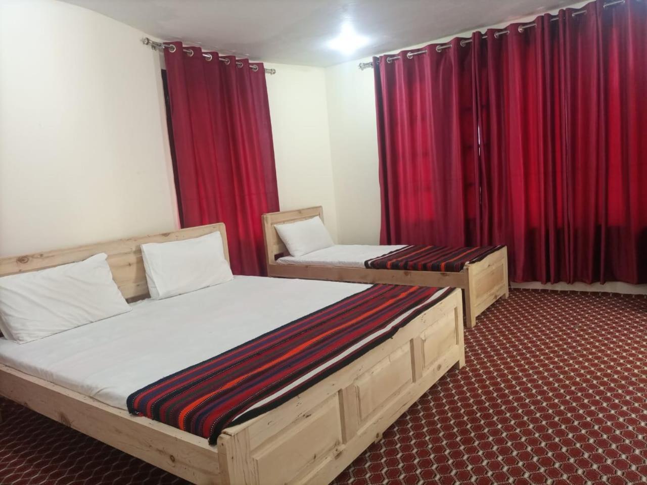 Chitral Inn Resort Екстериор снимка