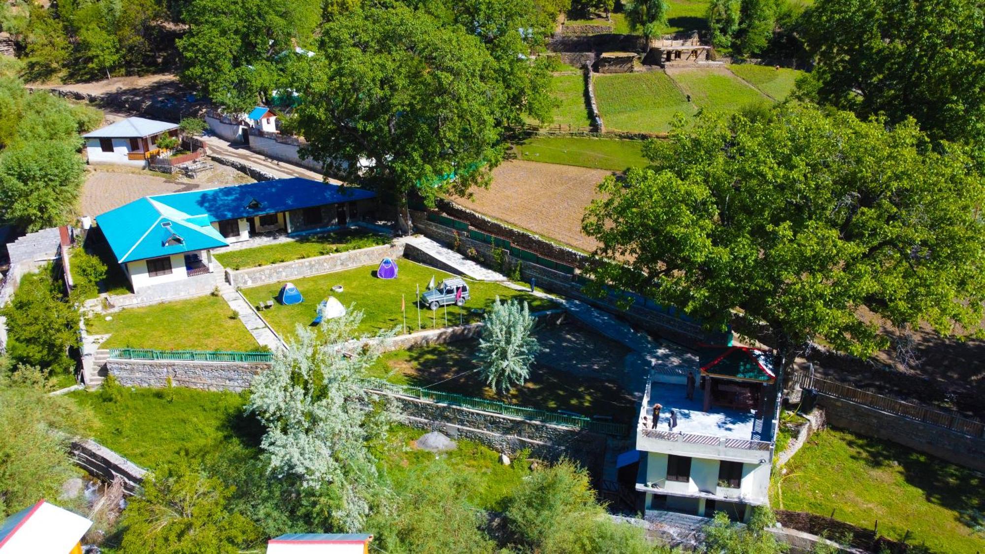 Chitral Inn Resort Екстериор снимка