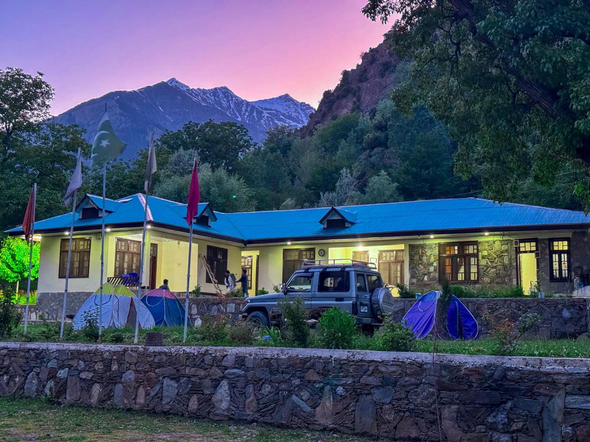 Chitral Inn Resort Екстериор снимка